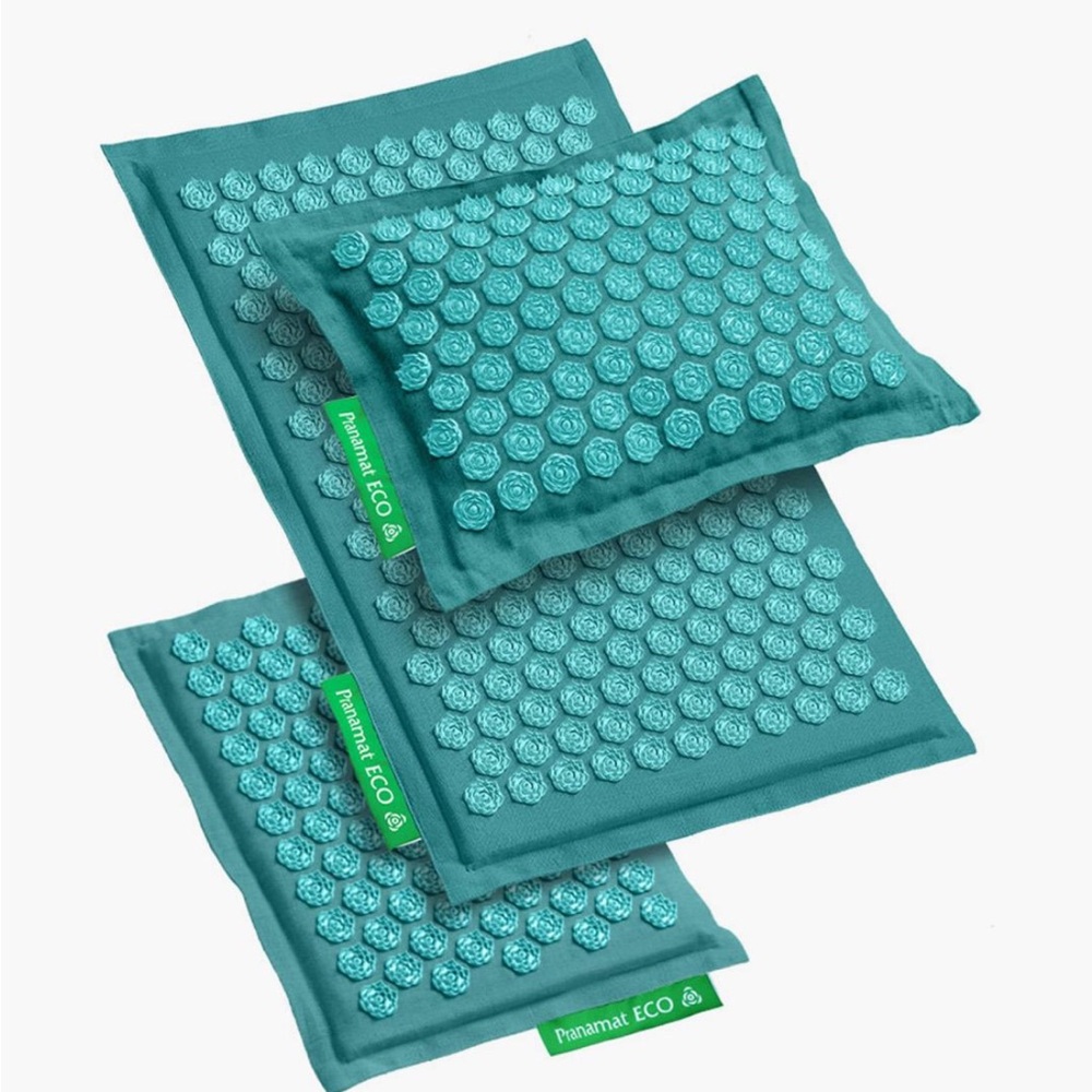Pranamat ECO Full Body Massage 3-piece set comes with mat, pillow & mini mat.,